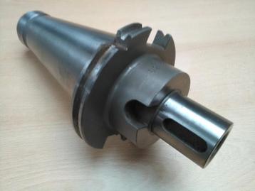 Porte outil SK50 fraiseuse beschikbaar voor biedingen