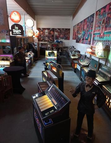 JUKEBOX AND MORE KIJKDAG  beschikbaar voor biedingen