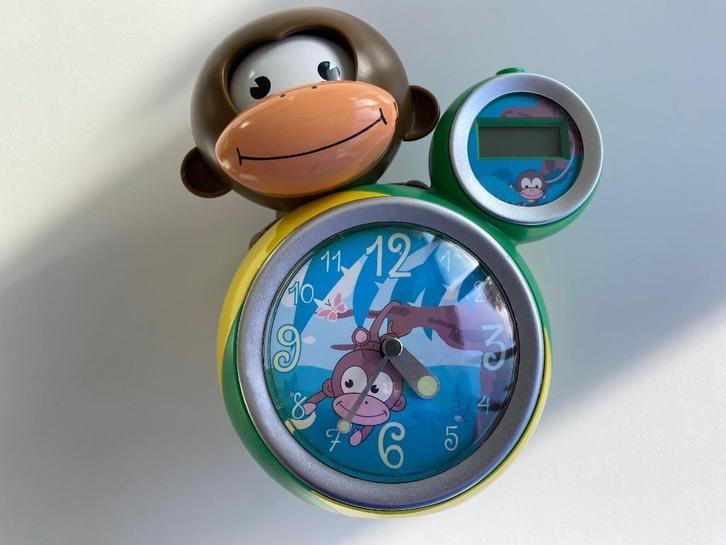 Slaaptrainer groene wekker - aapjesklok, Handtassen en Accessoires, Horloges | Kinderen, Gebruikt, Ophalen
