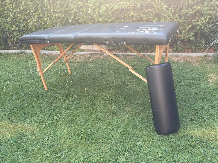 Zwarte massage tafel in hout en leder, Sport en Fitness, Massageproducten, Zo goed als nieuw, Massagetafel, Ophalen of Verzenden