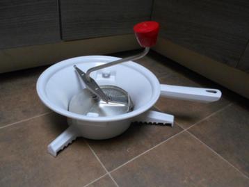 Plastic keukengerei / 15 stuks voor 5 € beschikbaar voor biedingen