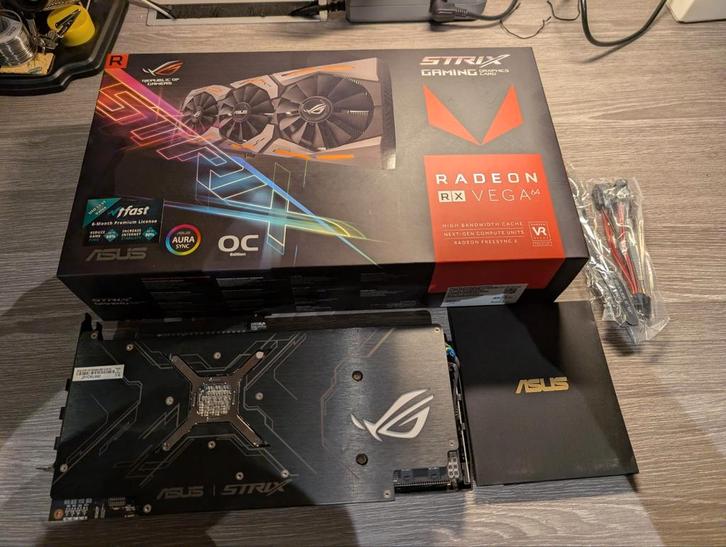 ASUS ROG Strix RX VEGA64 OC edition 8GB in zeer goede staat, Computers en Software, Videokaarten, Gebruikt, AMD, PCI-Express 3.0