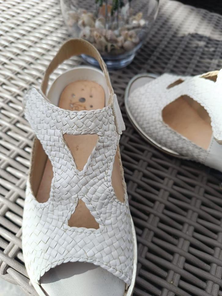 Sandalen VERHULST maat 38. Nieuwe!, Kleding | Dames, Schoenen, Nieuw, Sandalen of Muiltjes, Wit, Ophalen of Verzenden