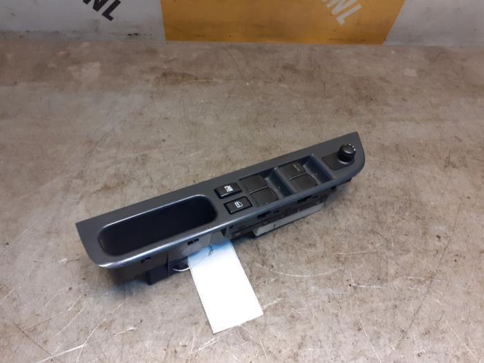 Elektrisch Raam Schakelaar van een Suzuki Swift, Auto-onderdelen, Dashboard en Schakelaars, Suzuki, Gebruikt, 3 maanden garantie