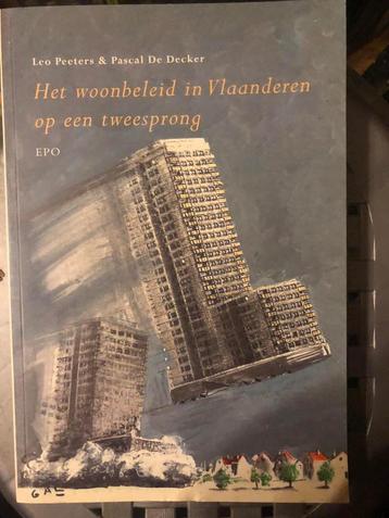 Het woonbeleid in Vlaanderen op een tweesprong, Enlèvement ou Envoi, Neuf, Société
