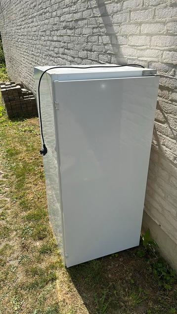 Gratis defecte koelkast Whirlpool inbouw 121x54x52 beschikbaar voor biedingen