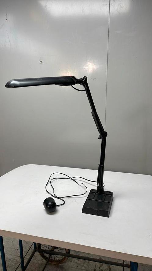 Lampe de bureau industrielle Lival Finland, Maison & Meubles, Lampes | Lampes de table, Utilisé, Enlèvement ou Envoi