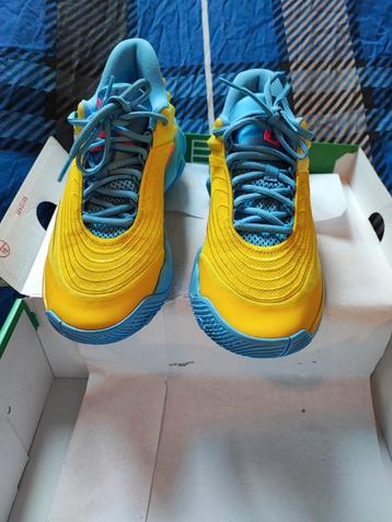Nike maat 40 nieuw, nog in de originele doos  beschikbaar voor biedingen