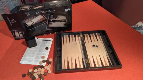 Backgammon (Premium Edition), Hobby en Vrije tijd, Gezelschapsspellen | Bordspellen, Zo goed als nieuw, Een of twee spelers, Ophalen