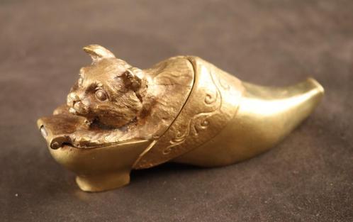 Antiek bronzen schoentje met poes, Antiek en Kunst, Antiek | Woonaccessoires, Ophalen of Verzenden