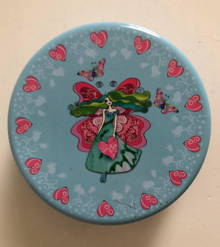 rond blikken doosje 9 x 3 cm prinses fee, Verzamelen, Blikken, Zo goed als nieuw, Ophalen of Verzenden