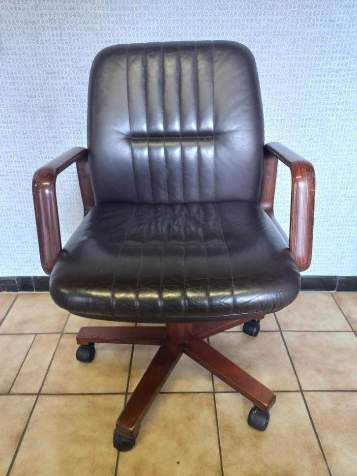 3 Vaghi kantoor / bureaustoelen - Italiaans design, Antiek en Kunst, Antiek | Kantoor en Zakelijk, Ophalen of Verzenden