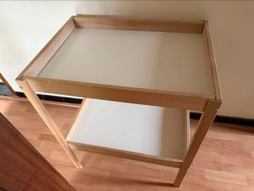 Verzorgingstafel - luiertafel beschikbaar voor biedingen