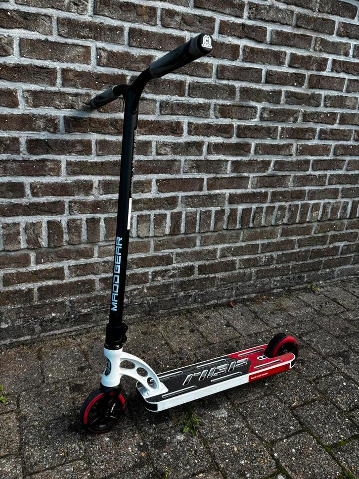 Madd Gear Stuntstep, Fietsen en Brommers, Steps, Zo goed als nieuw, Ophalen