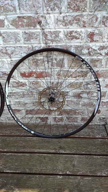 Roue avant VTT 29' DT Swiss M1900 Spline beschikbaar voor biedingen