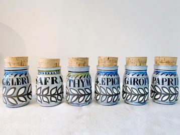 Set van 6 kruidenpotjes gesigneerd Roger Capron (1922-2006)  beschikbaar voor biedingen