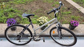 Fiets "Giant" 26 inch voor groei van 1.m 40- goede staat