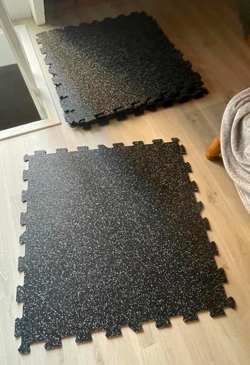 Rubberen matten beschikbaar voor biedingen