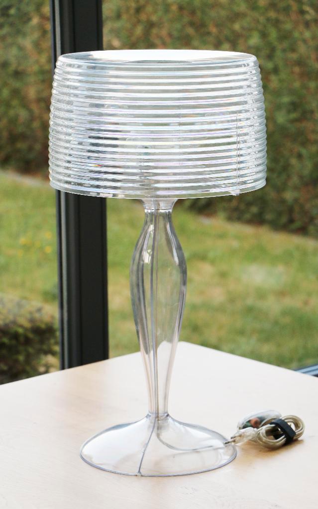 Solzi Luce Archirivolto Design Lamp (Italië), Antiek en Kunst, Antiek | Verlichting, Ophalen