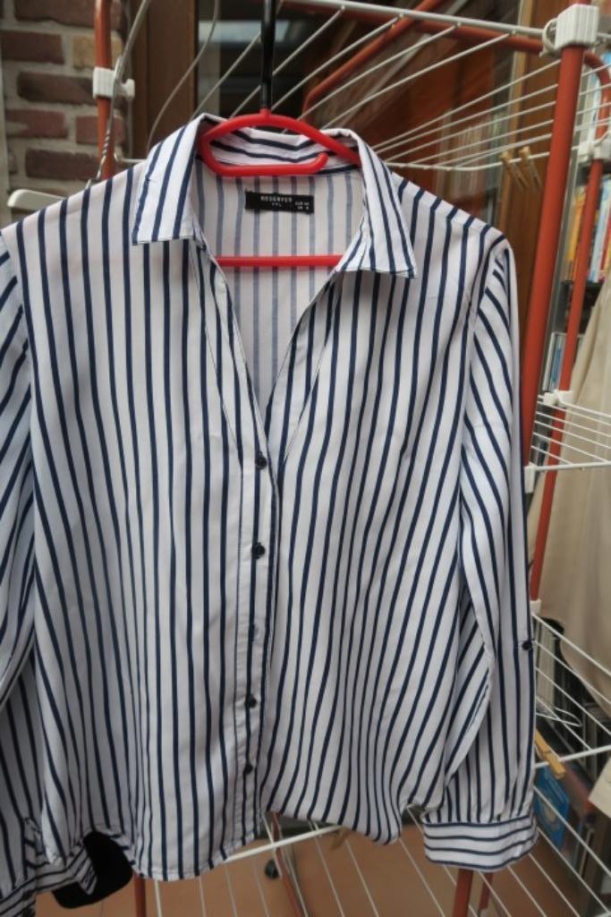 Blouse wit blauwe strepen Reserved mt 38-40, Kleding | Dames, Blouses en Tunieken, Zo goed als nieuw, Maat 38/40 (M), Overige kleuren