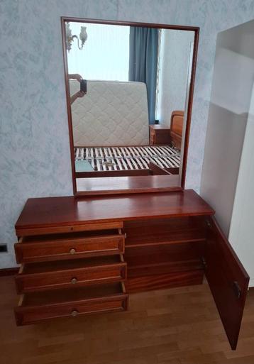 Kaptafel met spiegel in donkere teak beschikbaar voor biedingen