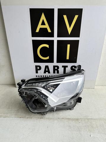 Koplamp Toyota RAV4 Full led  facelift 2015- links  beschikbaar voor biedingen