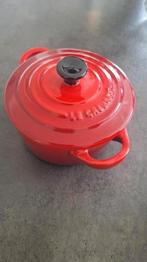 Le creuset potjes rood en grijs 10 cm, Huis en Inrichting, Ophalen, Zo goed als nieuw