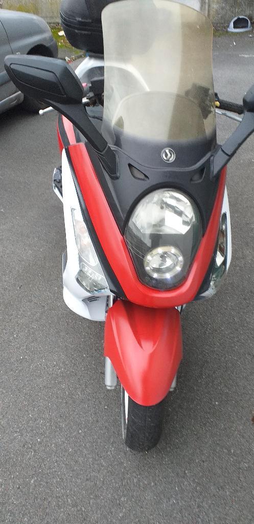 moto sym125cc gts, Motos, Motos | Motos accidentées, Scooter, Autres marques, jusqu'à 11 kW, 1 cylindre, Permis Moto A, Enlèvement