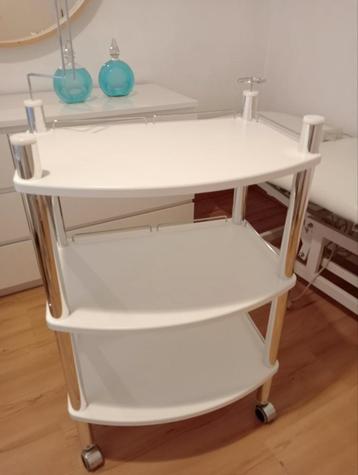 Roltafel wit.60x42x93 CM hoogte beschikbaar voor biedingen