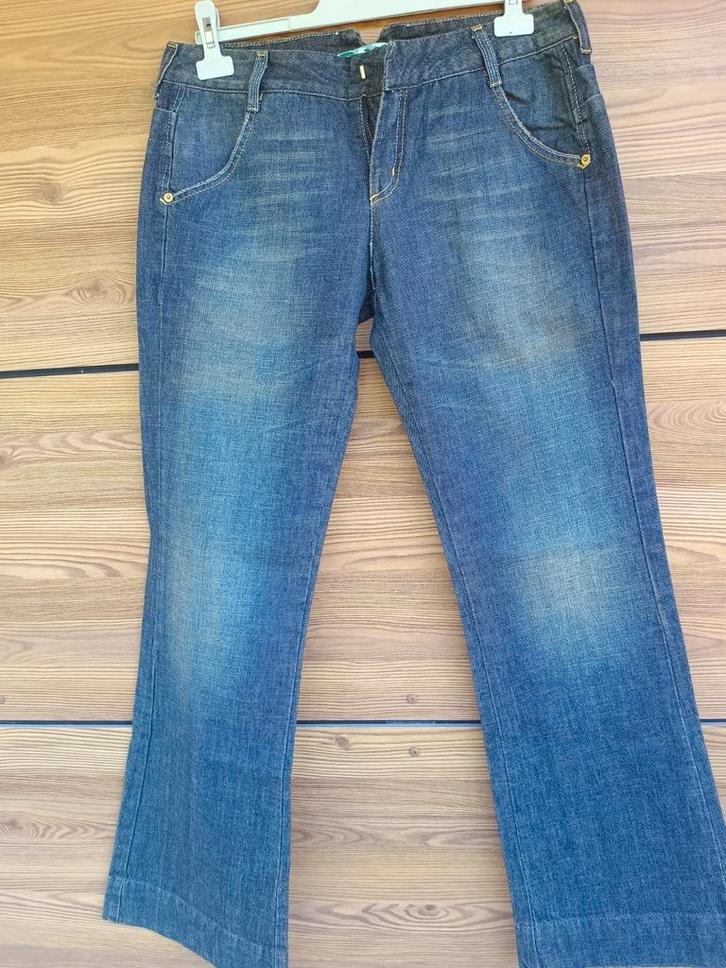 Jean brut délavé flare Roxy taille 30, neuf, Kleding | Dames, Spijkerbroeken en Jeans, Nieuw, W33 - W36 (confectie 42/44), Blauw