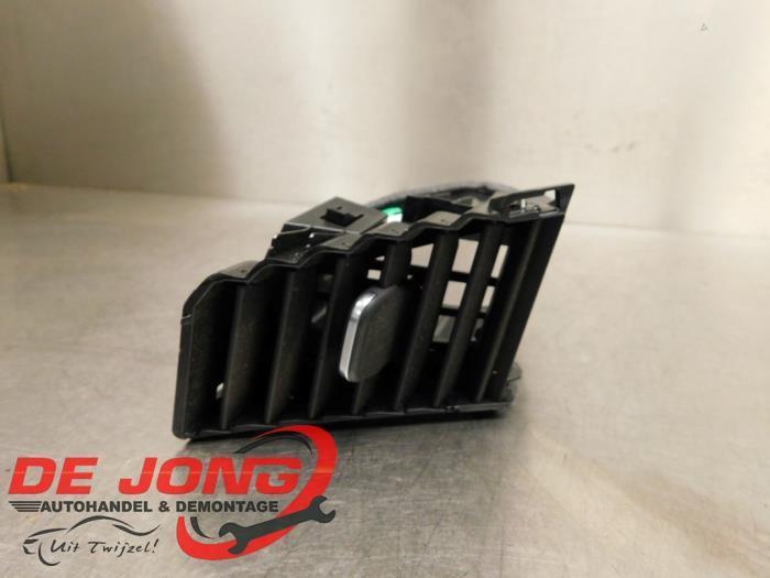 Grille aération tableau de bord d'un Opel Crossland X, Autos : Pièces & Accessoires, Tableau de bord & Interrupteurs, Opel, Utilisé