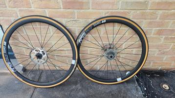 Roues DT Swiss PR 1600 Spline beschikbaar voor biedingen