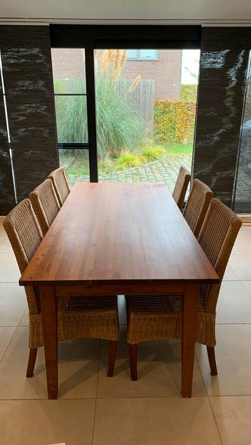 Stevige beuken eettafel + 6 stoelen + bijpassend salontafel disponible aux enchères