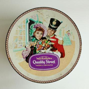 Oude blikken doos Mackintosh's Quality Street beschikbaar voor biedingen