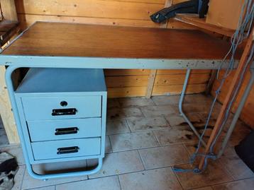 antiek bureau, hout en metaal, Huis en Inrichting, Bureaus, Ophalen, Gebruikt, Bureau