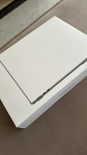 Apple MacBook Air (M3, 2024) beschikbaar voor biedingen