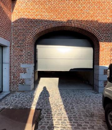 Espaces de stockage de 9 m2 à 75 m2  beschikbaar voor biedingen