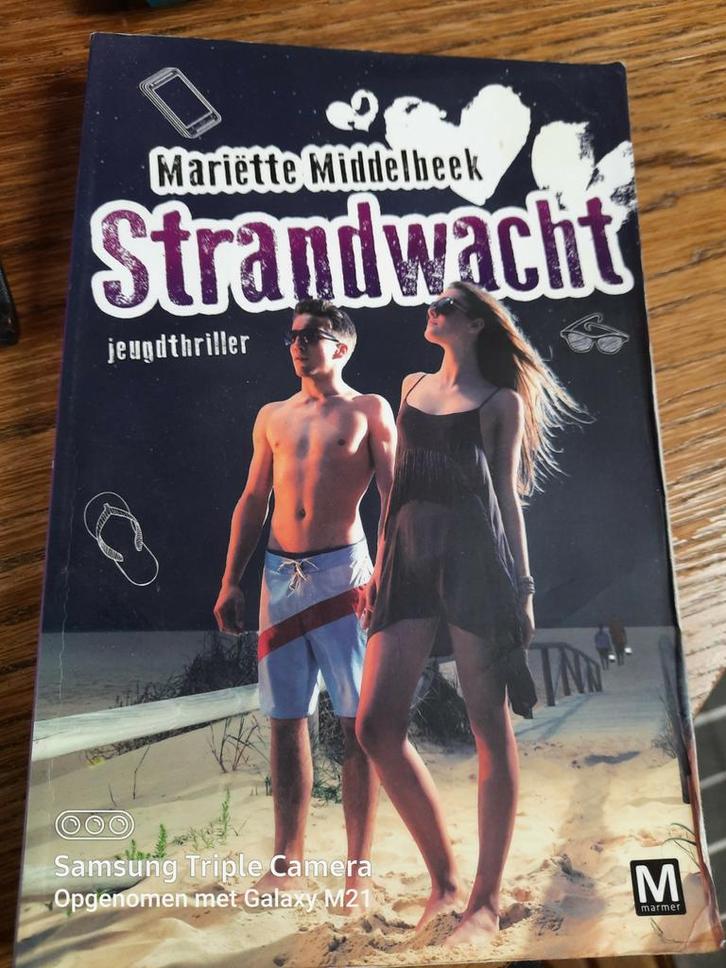 Mariëtte Middelbeek - Strandwacht, Boeken, Kinderboeken | Jeugd | 10 tot 12 jaar, Gelezen, Ophalen of Verzenden