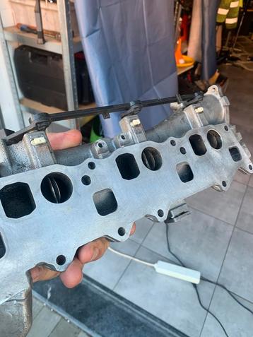Inlaatspruistuk voor Mercedes Benz w251 beschikbaar voor biedingen