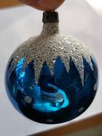 vintage blauwe kerstbal met sneeuw en stippen - 6cm, Diversen, Ophalen of Verzenden, Zo goed als nieuw