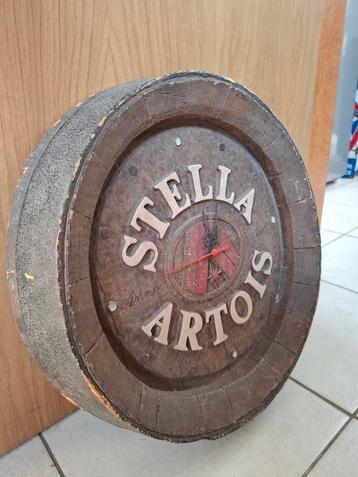 Reclamebord Stella Artois in de vorm van tondeksel beschikbaar voor biedingen