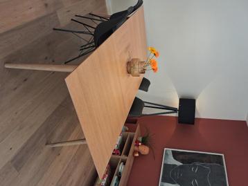 Eetkamertafel + 6 stoelen  beschikbaar voor biedingen
