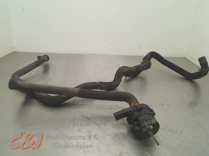 Waterpomp van een Opel Vivaro, Auto-onderdelen, Airco en Verwarming, Opel, Gebruikt, 3 maanden garantie, Ophalen of Verzenden