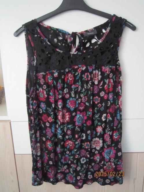 Mouwloze blouse met kanten inzetstuk, Kleding | Dames, Topjes, Gedragen, Maat 38/40 (M), Overige kleuren, Zonder mouw, Verzenden