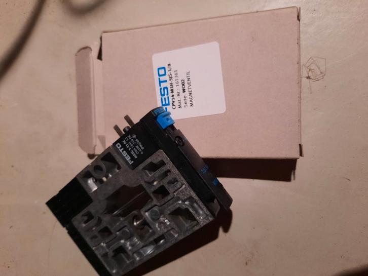 Festo CPV ventielen en andere onderdelen, Articles professionnels, Machines & Construction | Industrie & Technologie, Enlèvement ou Envoi