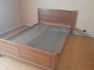 Complete slaapkamer beschikbaar voor biedingen
