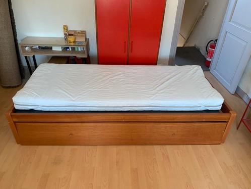 Uitschuifbaar tweepersoons-bed, Huis en Inrichting, Slaapkamer | Bedden, Tweepersoons, Ophalen