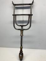 ancien pas d'ane en acier et laiton (jolie pièce) (238), Antiek en Kunst, Antiek | Gereedschap en Instrumenten, Verzenden