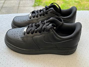 Nieuw paar Nike Air Force sneakers maat 40