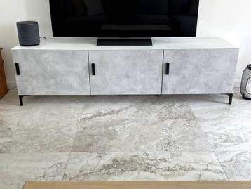 TV-meubel BESTA IKEA wit/Kallviken lichtgrijs metalen poten beschikbaar voor biedingen